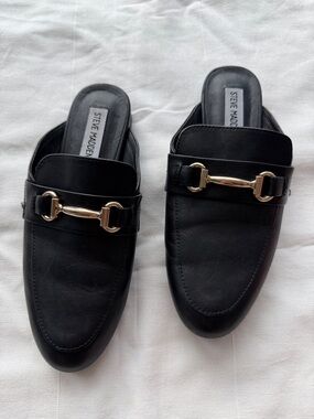 Steve Madden Black Leather Mule with Gold Accent KANDI